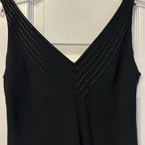 Jones New York Evening gown with bugle bead neckline. - Picture 2 of 3